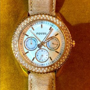 Great condition rose gold leather Fossil watch